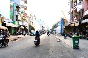 在街市解散後，姑江街已變得寬闊。