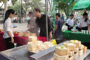 華人特色美食深受食客青睞。