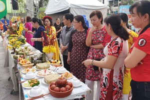 第五郡勞動聯團舉辦的春節食品裝飾比賽現場一隅。