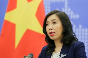 外交部發言人黎氏秋姮6日在例行記者會上就新型冠狀病毒肺炎疫情若干問題答記者問。（圖源：外交部）