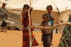 在薩赫勒地區國家遭受旱災的居民在當地的一處難民營裡。（圖源：WFP）