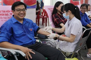 共青團員參加捐血活動。（圖源：越通社）