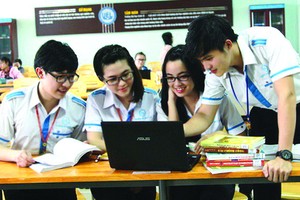 市國立大學旗下單位學生在交流。（圖源：互聯網）