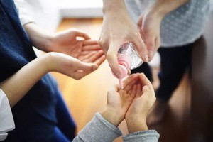 各种消毒方法中，80%濃度的医用酒精消毒液杀灭病毒效果好。（示意圖源：互聯網）