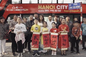 由學習中文的越南大學生明軒和黃梅用越、中文創作和主唱的歌曲《武漢加油吧》，唱出了越南年輕人對中國和武漢的祝福。（圖源：視頻截圖）