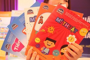 圖為一年級電子版新教科書。（圖源：M.K）