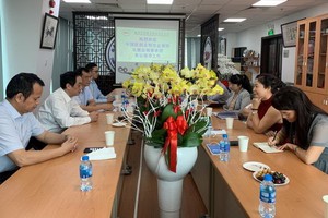 吳駿總領事在疫情爆發期間到商會關心中資企業。