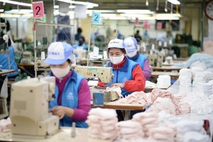 Vinatex所屬東春紡織公司致力投入優質口罩生產，滿足國內防疫所要的口罩需求。（圖源：同春公司）