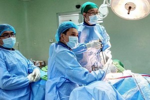 手術隊成員。（圖源：院方提供）