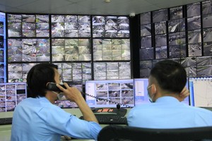 西貢河隧道管理中心連接逾700個攝像頭以調整交通。