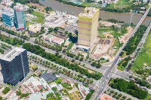 作為北南幹線一部分的阮文靈-阮友壽交通樞紐於今年第一季度緊急開展，為減輕本市南面通道交通壓力作出貢獻。