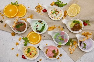 Café Cardinal餐廳特別推出中午慶節自助餐，包括芽莊龍蝦、美國牛脊肉及多類獨特美食、甜品。（圖源：Café Central ）