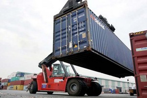 輸入本市生產原材料銳減。（示意圖源：雪喬）