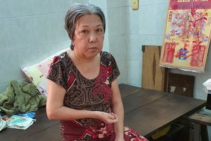 李映雪因腦溢血導致半邊身癱瘓。