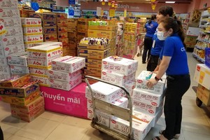 各超市確保重要商品供應充足。（圖源：阮智）