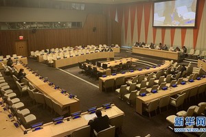 這是3月12日在美國紐約拍攝的嚴格限制參會人數的“振興聯合國大會特設工作組”工作方法專題辯論會現場。（圖源：新華社）