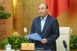 政府總理阮春福主持會議並發表講話。（圖源：VGP）