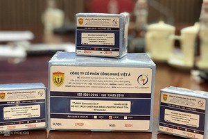 圖為由我國軍醫學院與越亞技術股份公司配合研製的新冠病毒檢測試劑盒。（圖源：VNE）