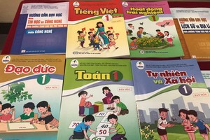 新版一年級教科書的售價比舊版的售價高數倍。