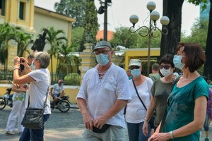 國際遊客觀光市中心街道。（圖源：保平）