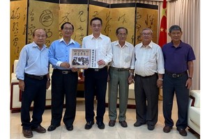 「彩墨年華」散發人道光輝（下） 