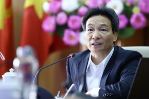 政府副總理、新冠肺炎疫情防控國家指委會主任武德膽主持會議並發表講話。（圖源：越通社）