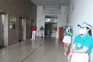 市疾病監控中心對各企業生產單位開始檢查疫情擴散情況並評價、設法排除感染隱患。（圖源：阮盛）