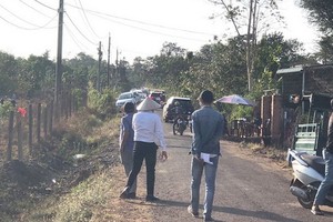 土地熱潮期間，前往巴地-頭頓省周德縣平波鄉看地的人車絡繹不絕。