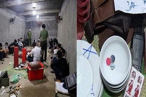 職能力量突擊搜查賭博密室時當場捕獲27名賭徒（左圖）及涉賭案物證（右圖）。（圖源：警方提供）