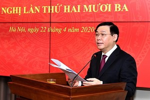 黨中央政治局委員、河內市市委書記、河內市國會代表團長王廷惠在會上致詞。（）