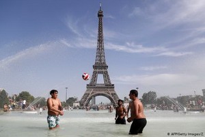 去年6月28日，熱浪席捲法國。（圖源：AFP）