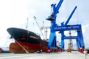 西貢港隨時迎接貨輪靠岸。（圖源：雄阮）