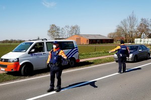 由於新冠肺炎疫情在歐洲及全球仍未企穩，歐盟決定繼續限制赴歐“非必要旅行”，將今年3月中旬開始實施的“封盟令”延至6月15日。（圖源：路透社）