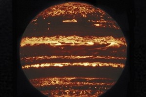 木星的新相片頗有「南瓜燈籠」般的效果。（圖源：互聯網）