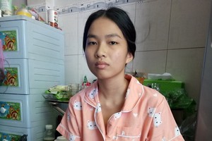 芳華正茂的芳草不幸患上血癌。
