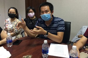 家長向VFIS學校表達不滿意見。