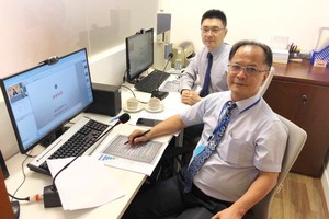 本市台商會鄭文忠會長(前者)參加台灣貿協辦理的“越南市場趨勢線上分享會”。