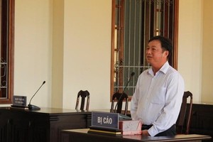 被告人黃清越在法庭上回答審判員問案。（圖源：忍南）