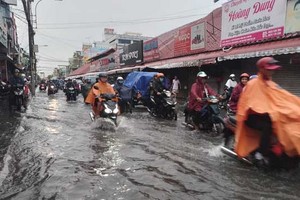 守德郡蘇玉雲街雨後一片汪洋。（圖源：TTO）