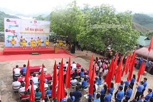 山羅省瓊涯縣棧恩鄉昨(6)日舉行2020年夏天青年志願活動出發儀式。