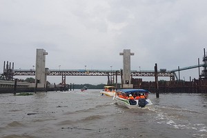 經費達1萬億元、設有多個擋潮閘的項目漸形成。 