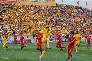 上萬球迷坐滿了球場。（圖源：互聯網）