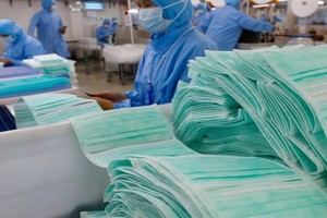 俄羅斯擬規定 2021 年底前禁止政府採購外國醫用口罩。（示意圖源：Shutterstock）