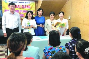 第六郡婦聯會在郡婦女授藝俱樂部開辦美食烹飪班。