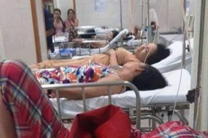 獲送醫院接受治療的部分疑似食物中毒患者。（圖源：H.K）