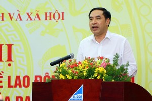 勞動與榮軍社會部就業局長武仲平在會上發言。（圖源：勞動與榮軍社會部）