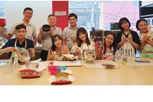 中文系大生參觀“自己做蛋糕烘培教室”