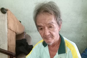 自從再度中風，梁寶鴻的身體變得虛弱無力。