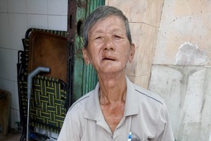 黃創興中風後體力變差。