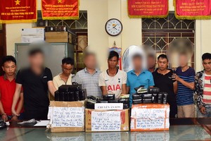 被刑拘的涉案嫌犯。（圖源：明全）